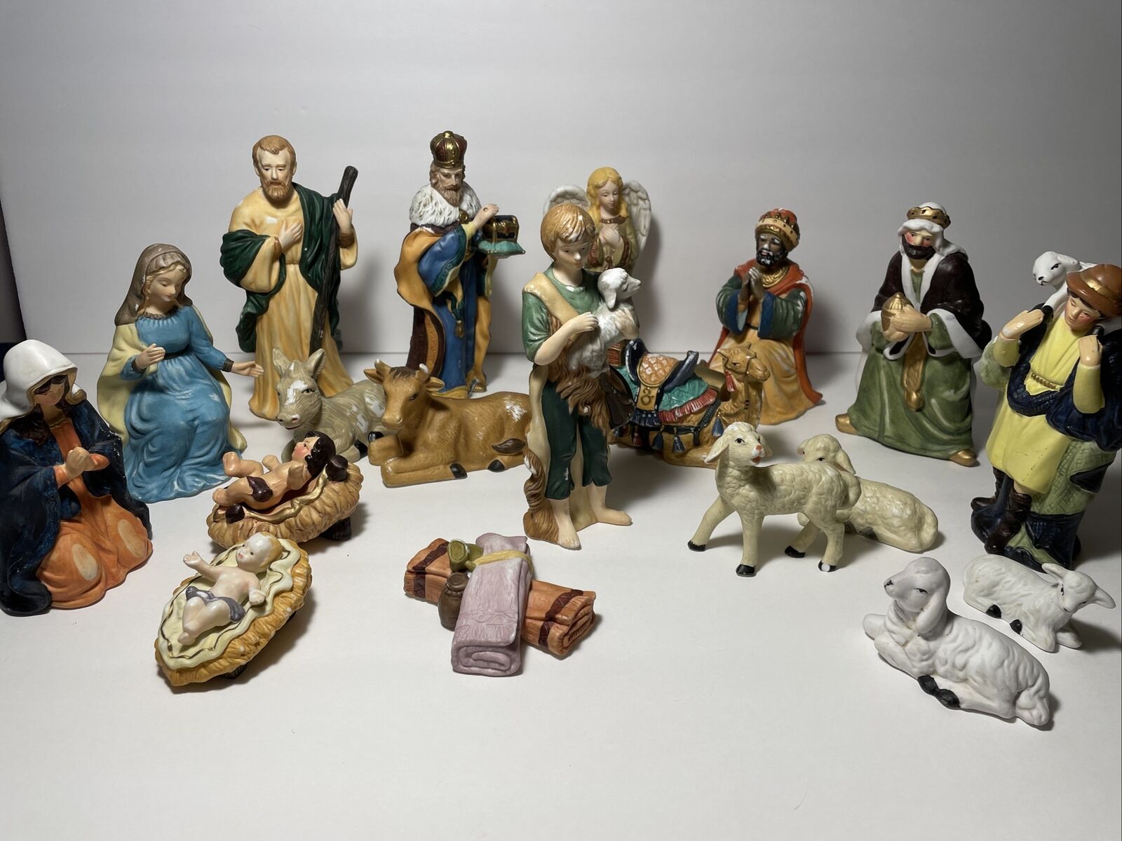 Vintage 19 Piece Nativity Figurines Various Pieces Porcelain Bisque