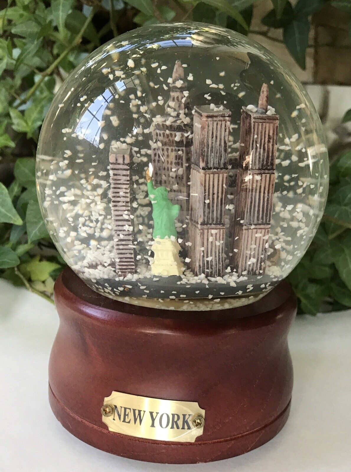 Vtg New York City Snow Globe Pre 9/11 Skyline 4\