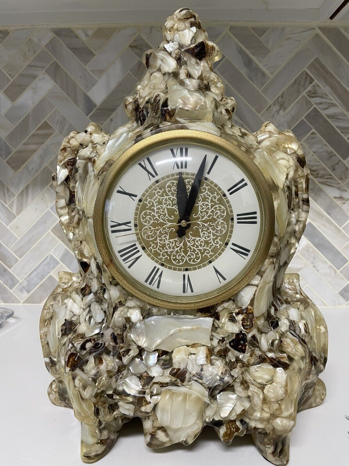 VTG MCM Lanshire Vomit Clock Mother Of PEARL Tennessee Shell Co. USA Works Great
