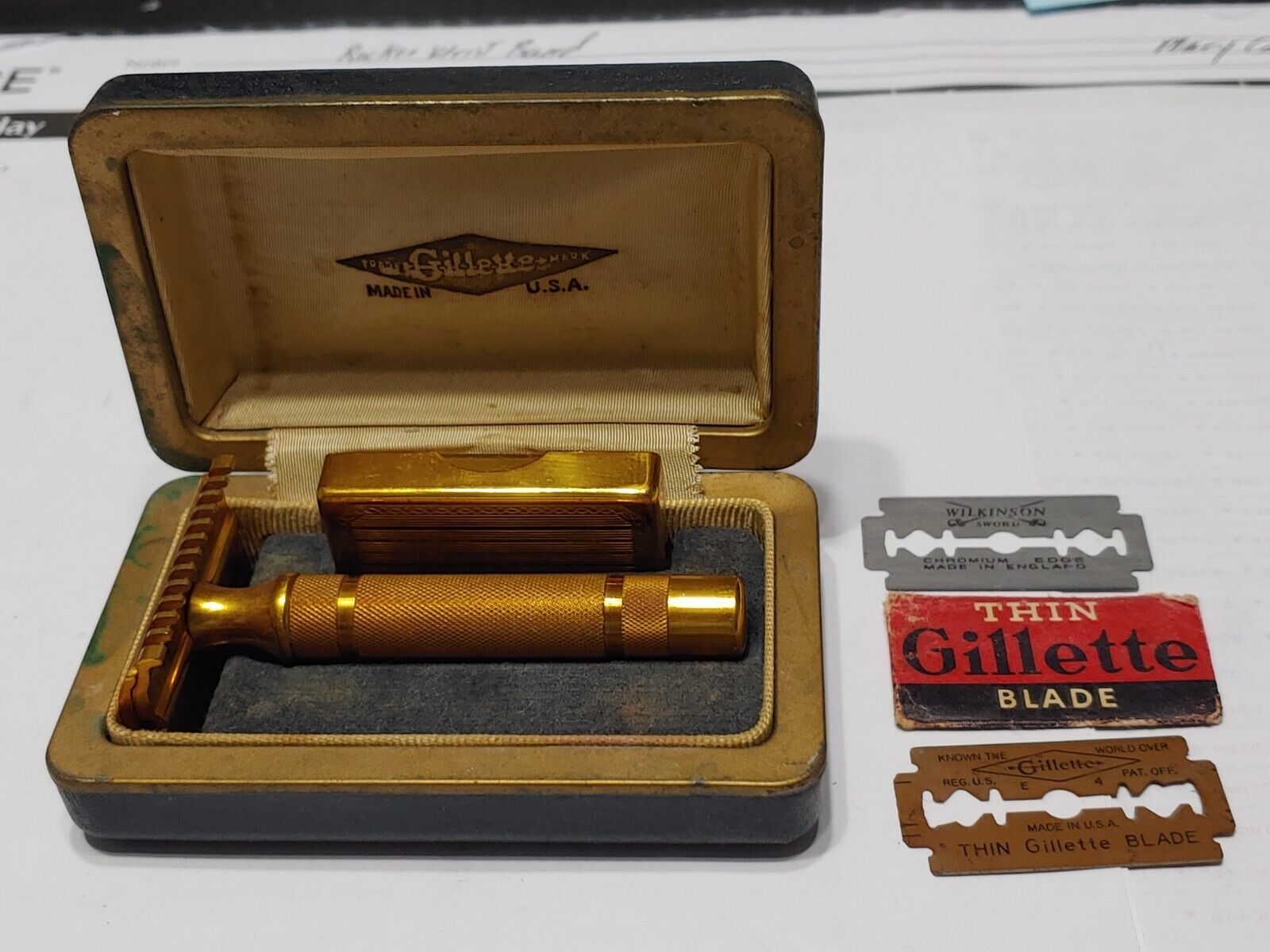 Vintage 1920s Gillette New Standard Safety Razor Set w/Case Blade Bank, 2 Blades