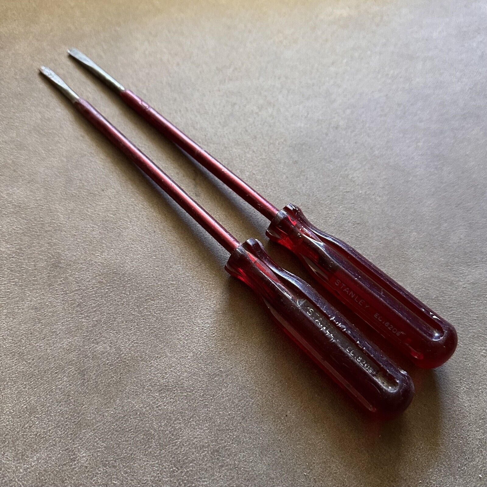 VINTAGE STANLEY INSULATED FLAT HEAD SLOTTED SCREWDRIVERS MADE IN AUSTRALIA