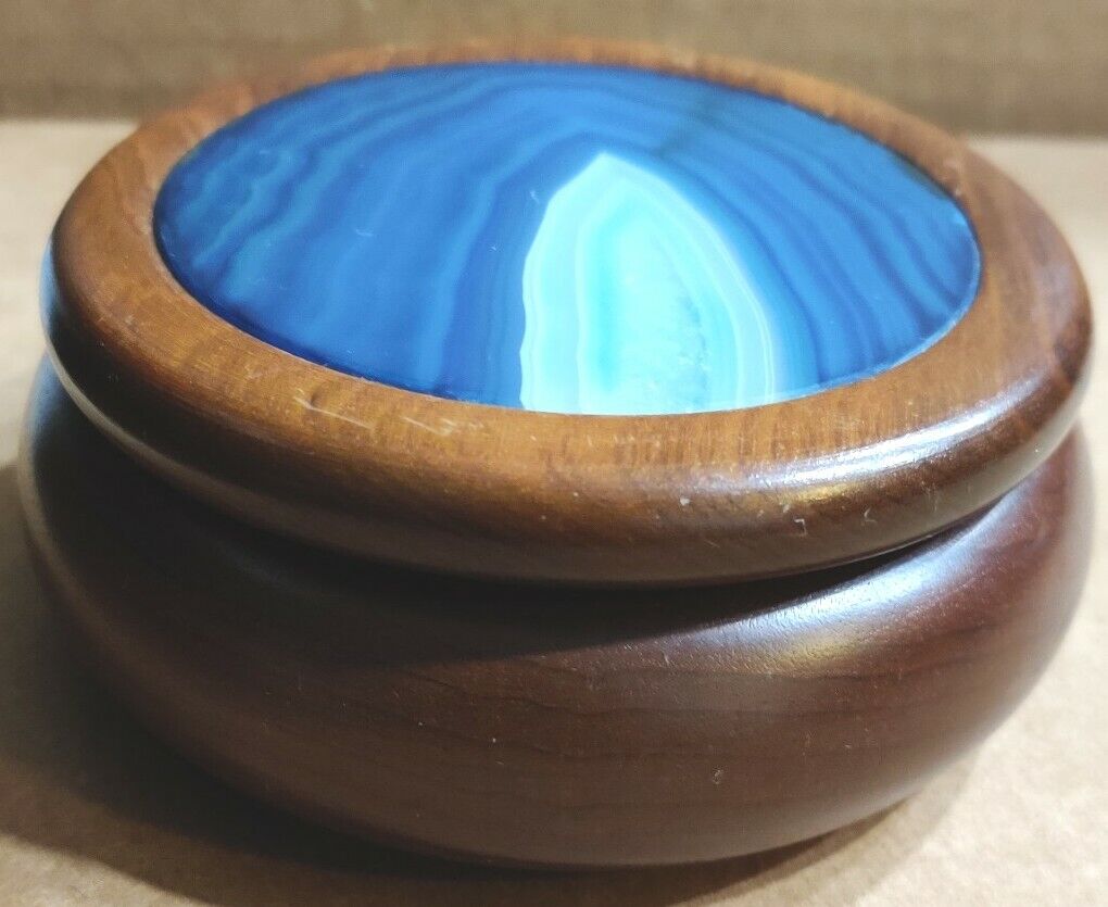 Vtg Brazilian Natural Agate Blue Dyed Inlaid on Lid Carved Wooden Trinket Box