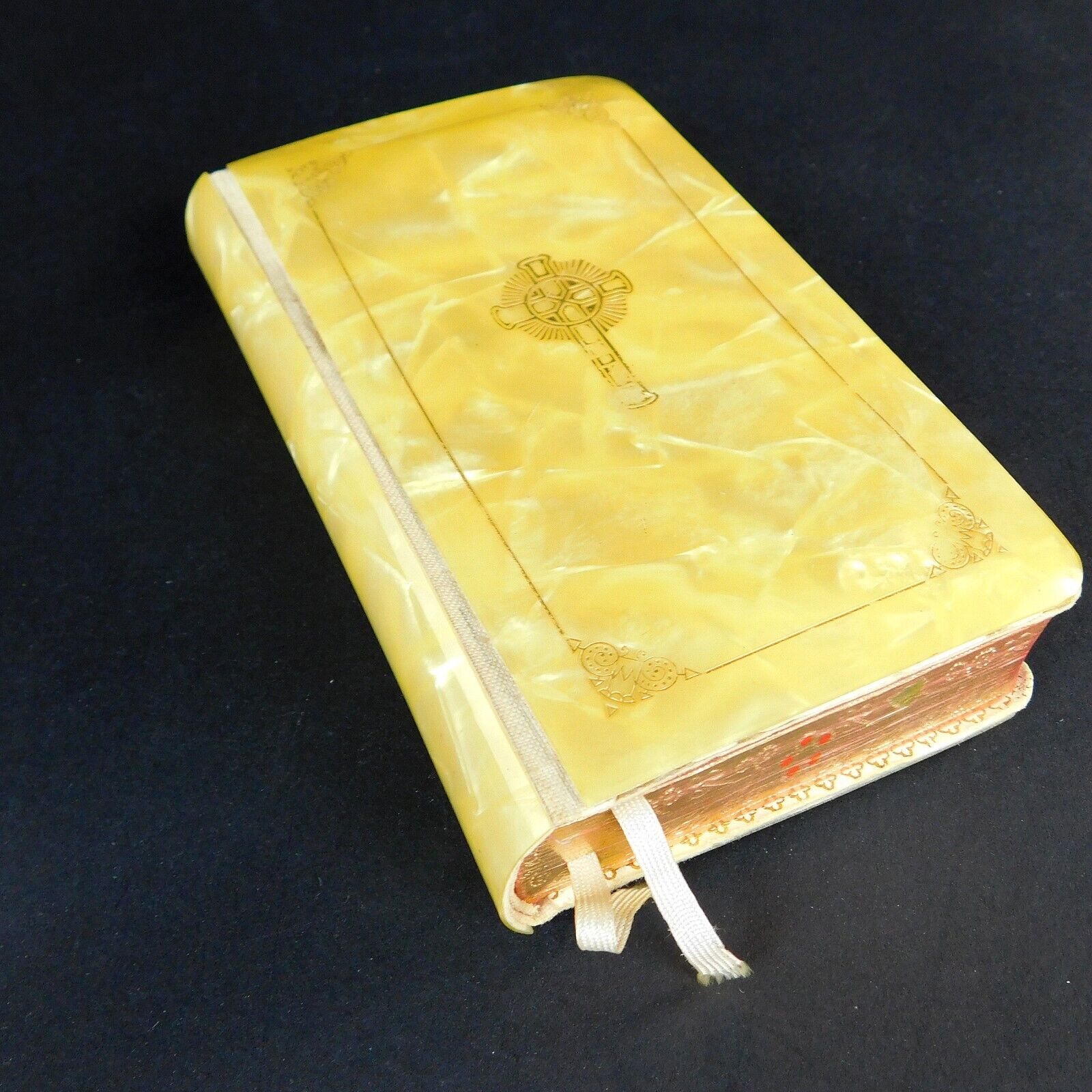 Small Roman Missal Mother of Pearl Cover 1947 Brazil Gilded Edges Red Book Mark