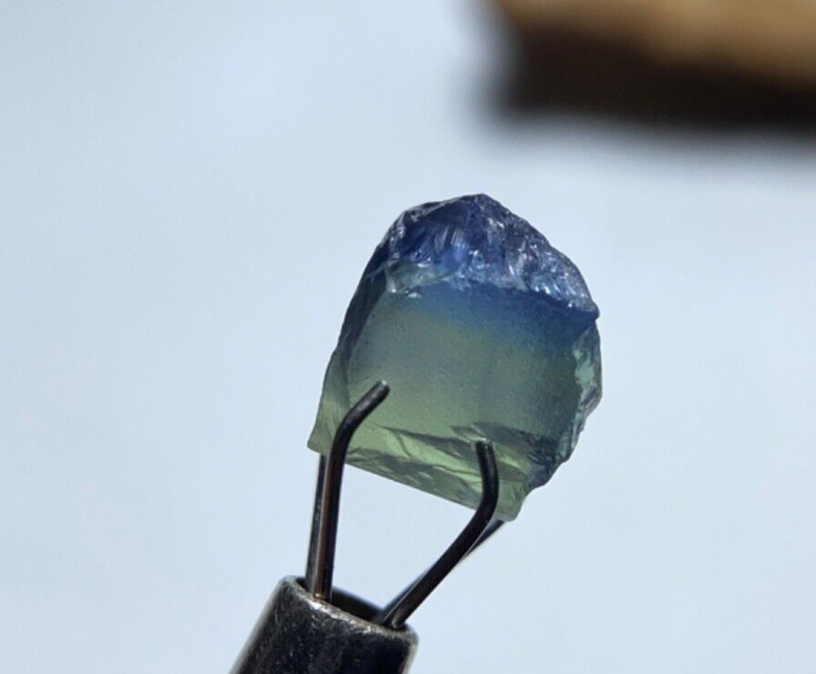 AA Fine Pleochoric Natural Tanzanite  Crystal Rough Gemstone 3.1 Carats Bi Color