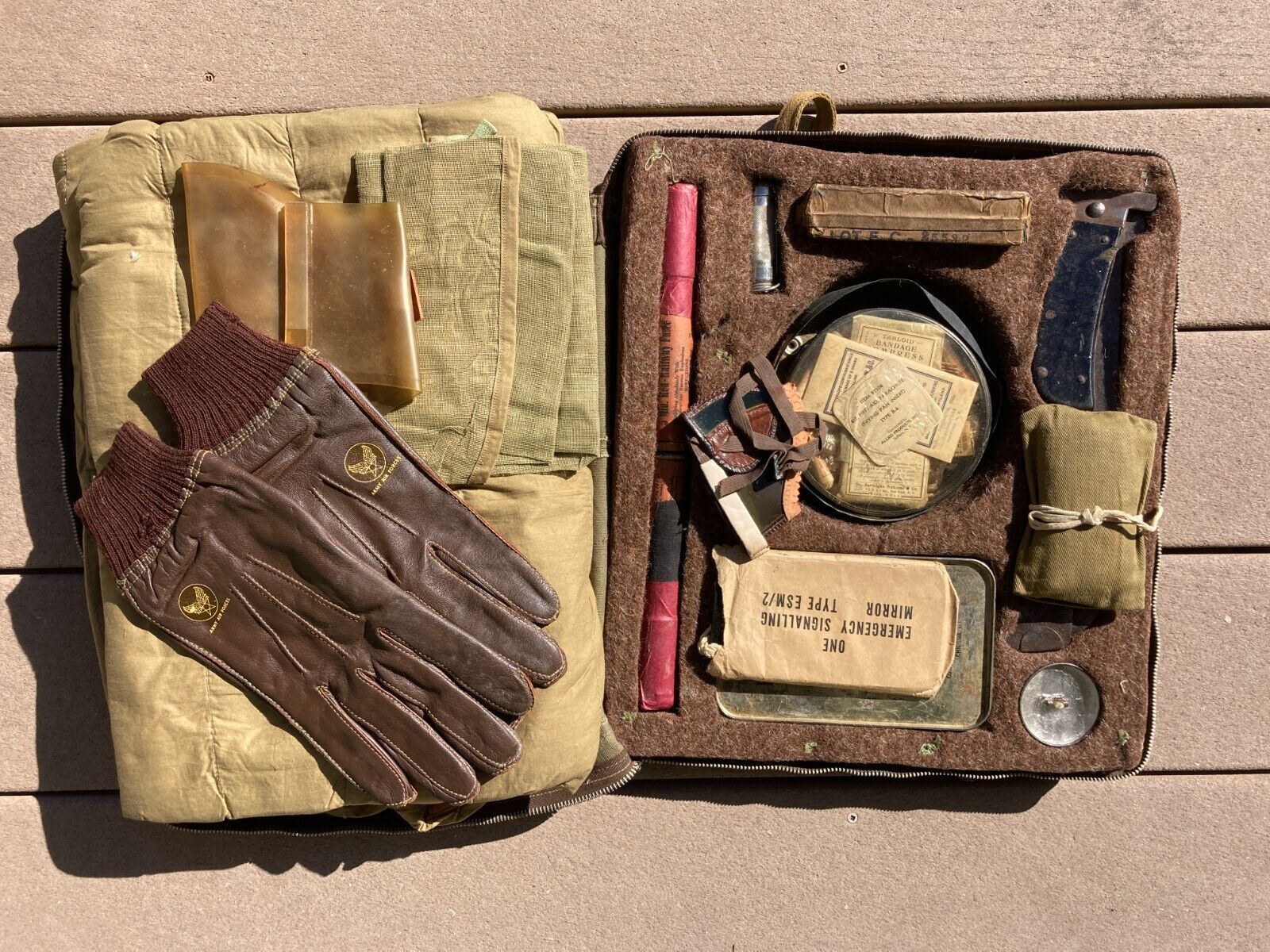 WW2 US Army Air Force COMPLETE B-4 Survival Parachute Bailout Emergency Kit