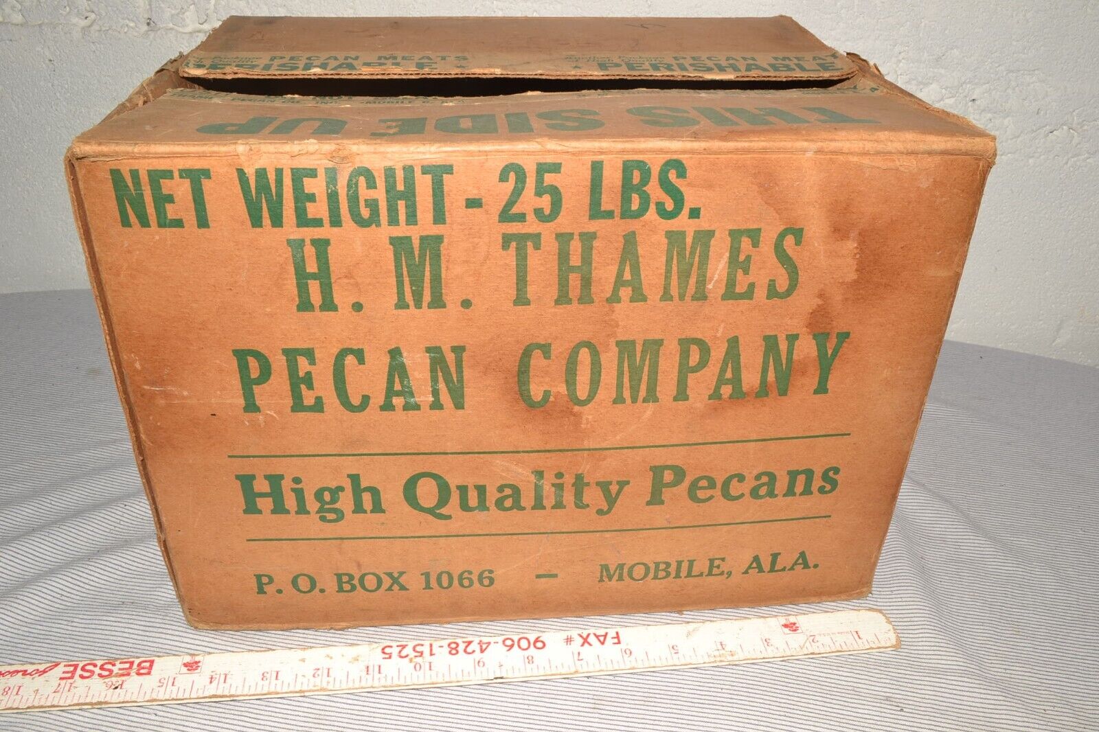 1950s Vintage H.M.THAMES PECAN CO. Cardboard SHIPPING 25# Box 15x11.5x10.5\