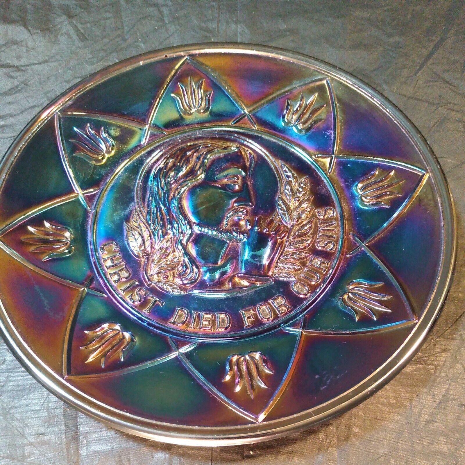 Millville Art Glass 1975 Carnival Glass Plate Christ Died For Our Sins