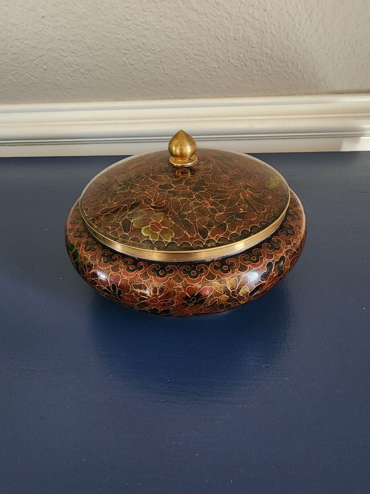 Vintage Chinese Cloisonne Jar with lid