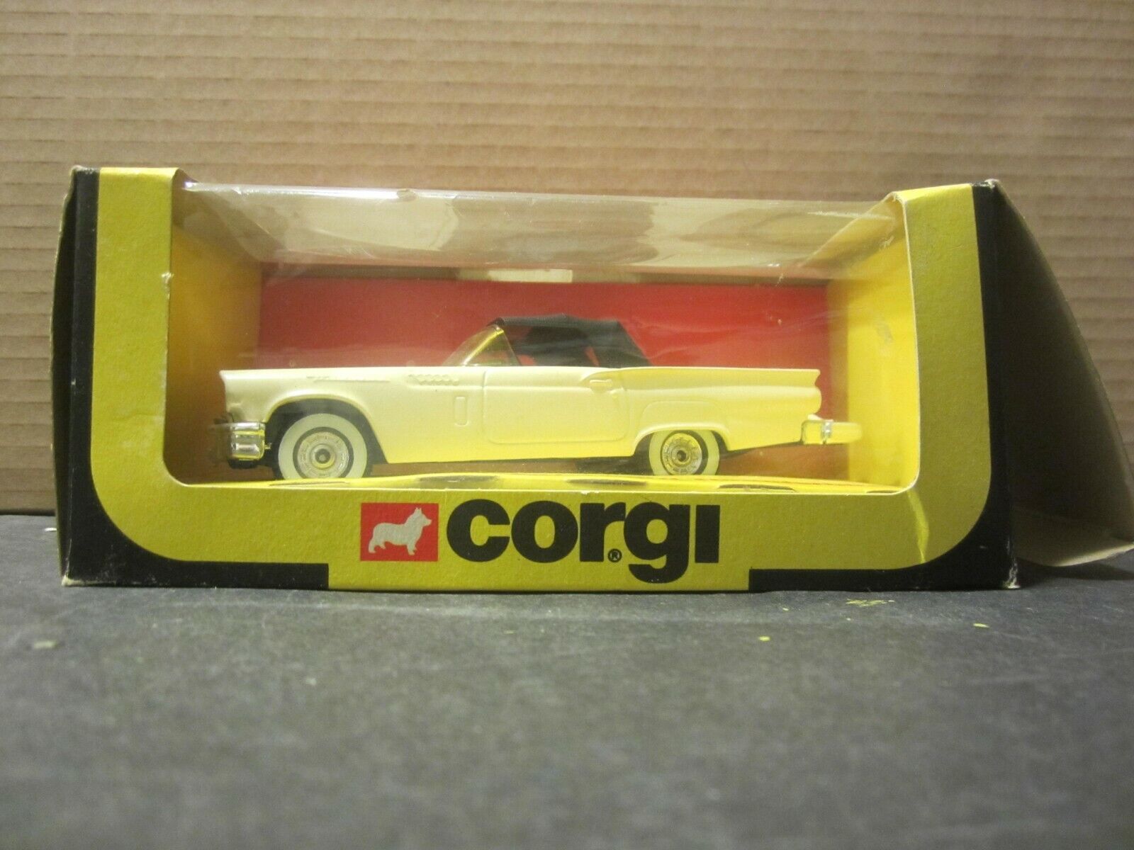  Corgi #801 Ford Thunderbird -