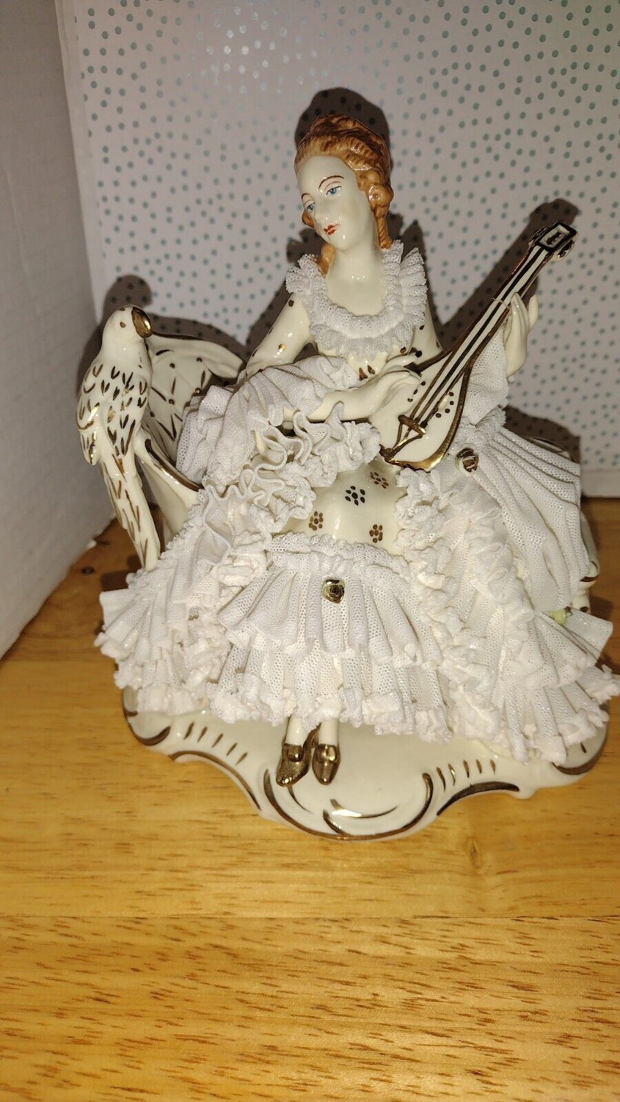 ANTIQUE DRESDEN PORCELAIN LADY FIGURINE GOLD AND WHITE LACE GORGEOUS GOWN