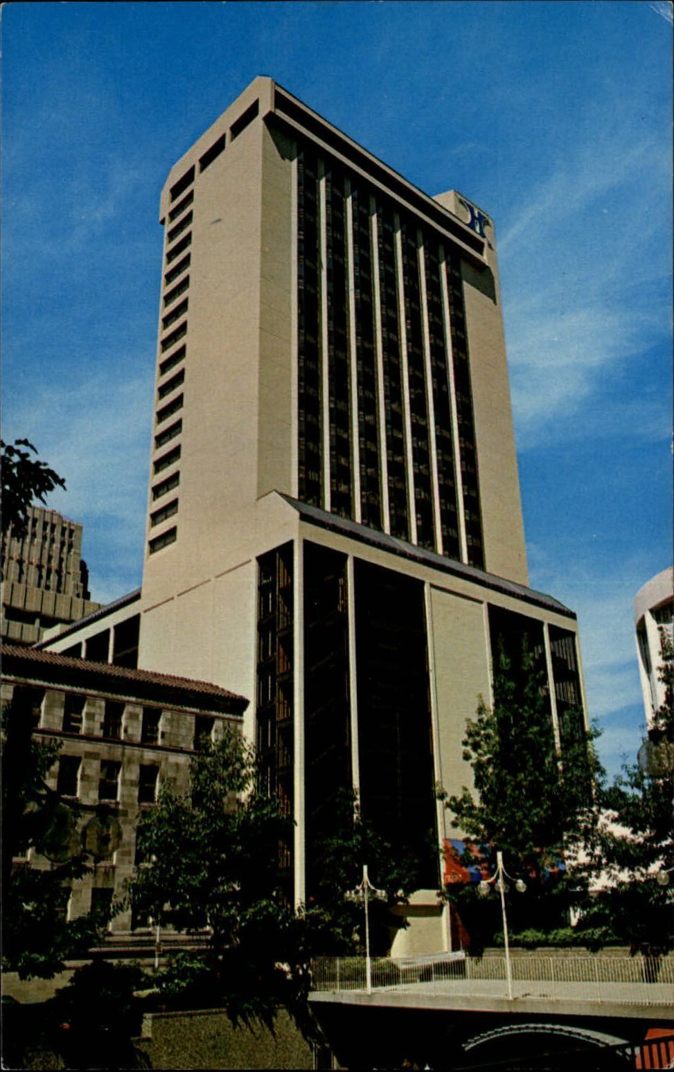 Washington Seattle Hilton Downtown building ~ postcard  sku337
