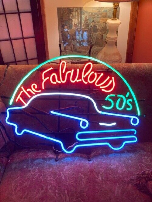 The Fabulous 50\'s Car Garage Open 20\