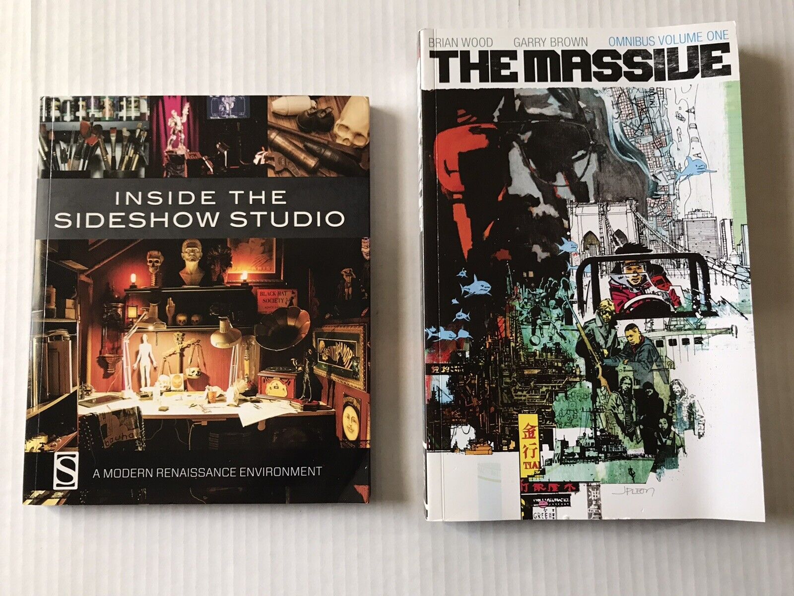 Inside the Sideshow Studio & The Massive Omnibus, Vol 1 - Softcover Books