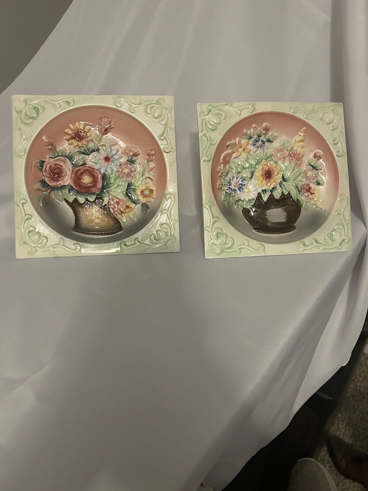 Two vintage Flower Ceramic Hanging Plate (2)