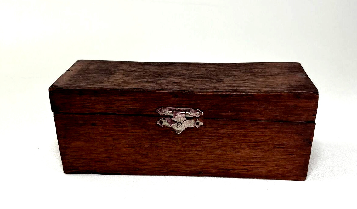 Vintage Wood Dark Brown Stain Box Hinged Handmade 8\