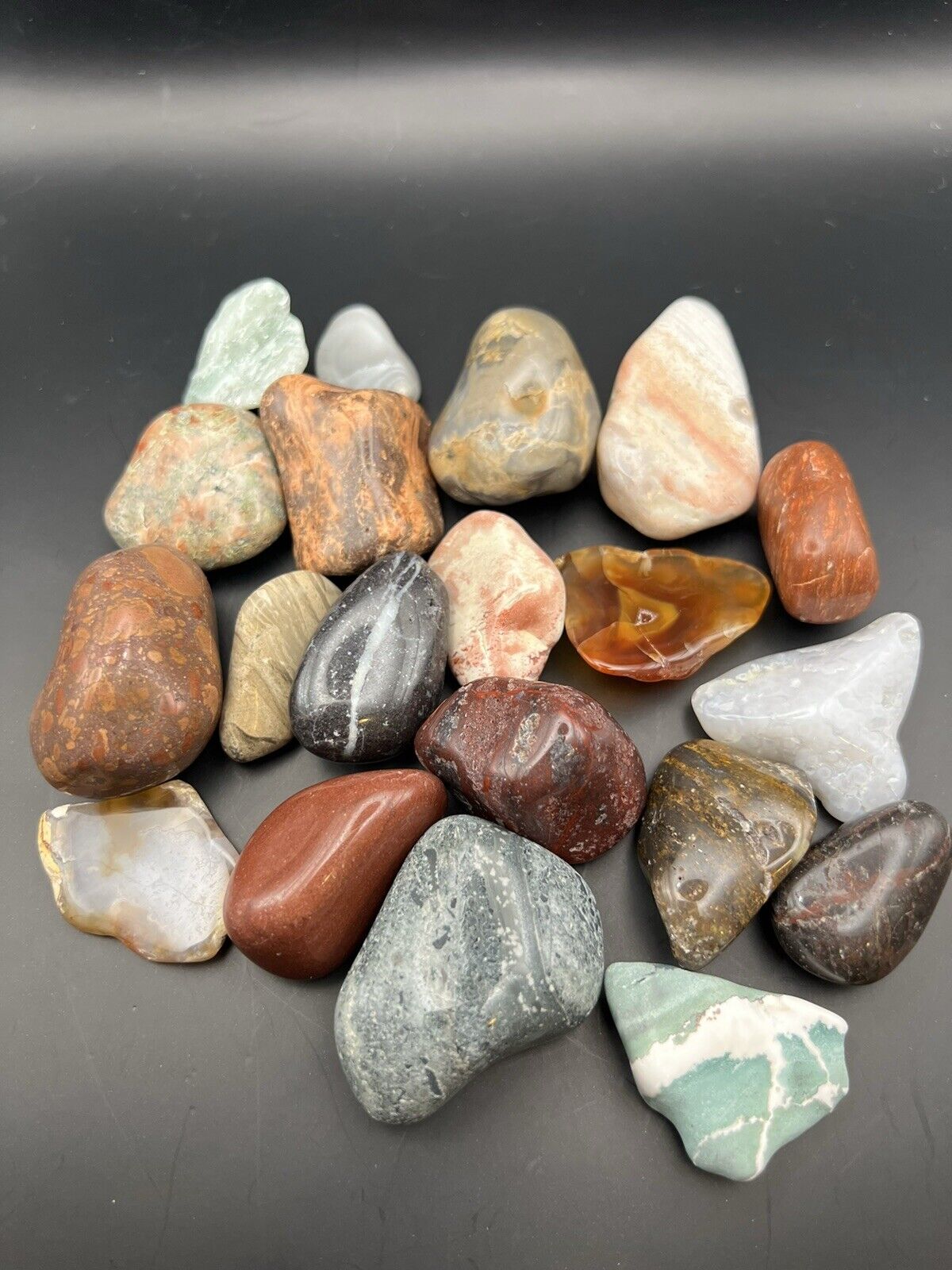 1 Lb tumbled Lake Michigan Rocks & Other Areas 2 Agates Included - MT3