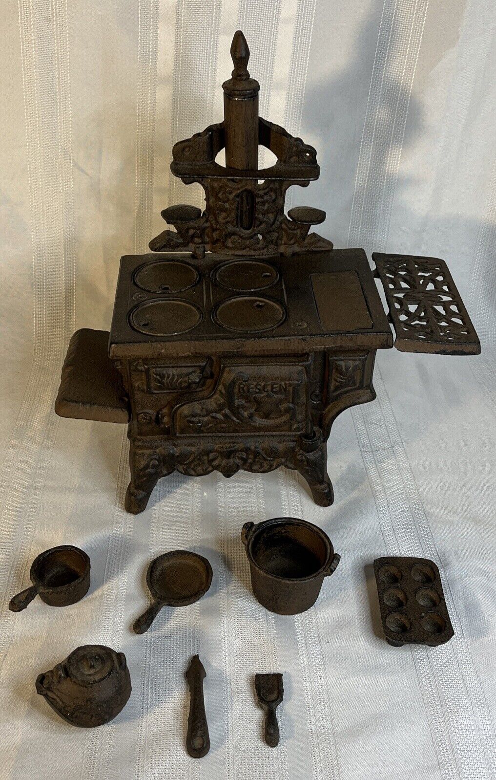 Vintage Crescent Cast Iron Miniature Stove Salesman Sample w/ tea kettle, pans