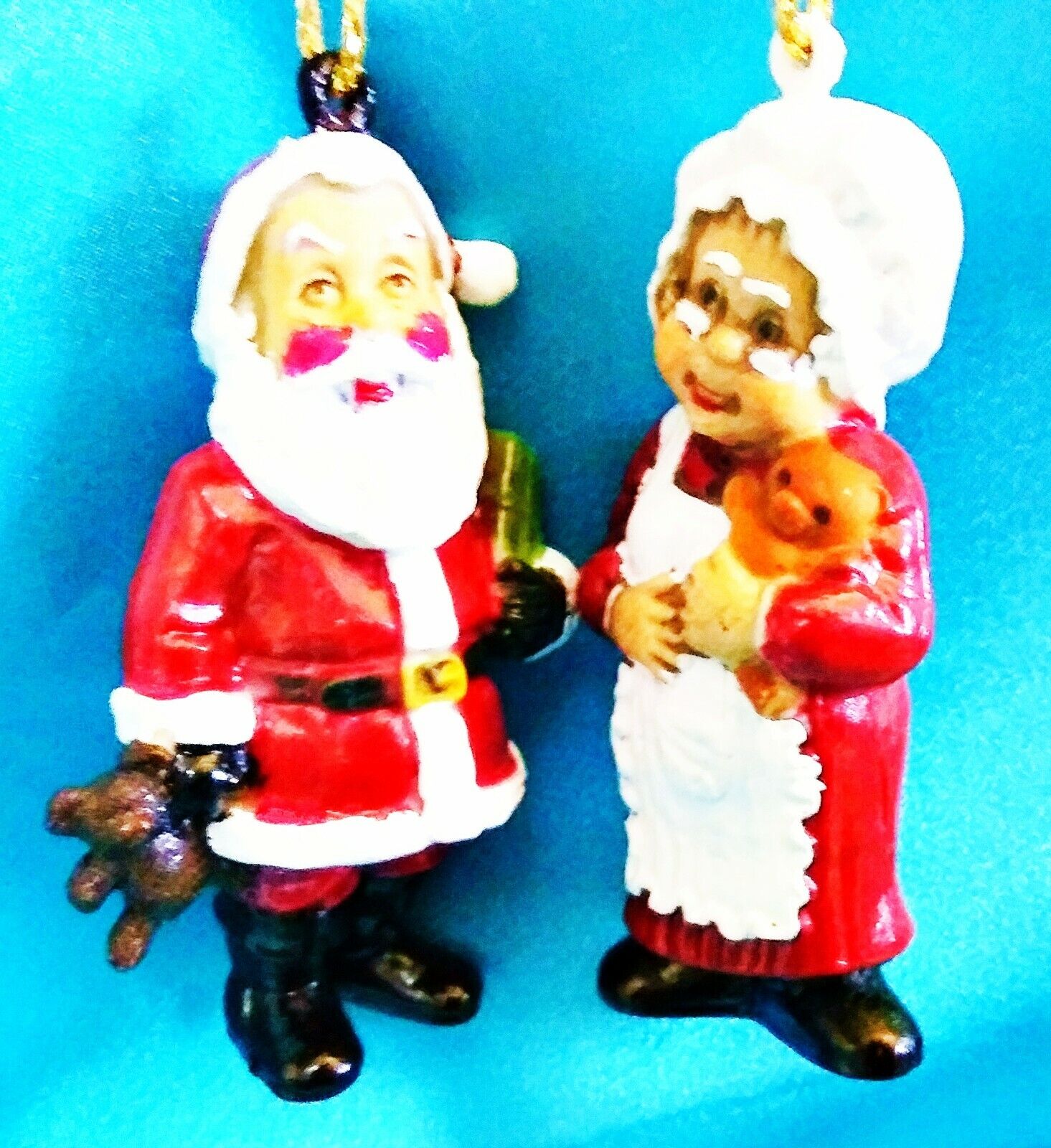 Neat  Set of Two - Santa Claus and Mrs. Claus 3\