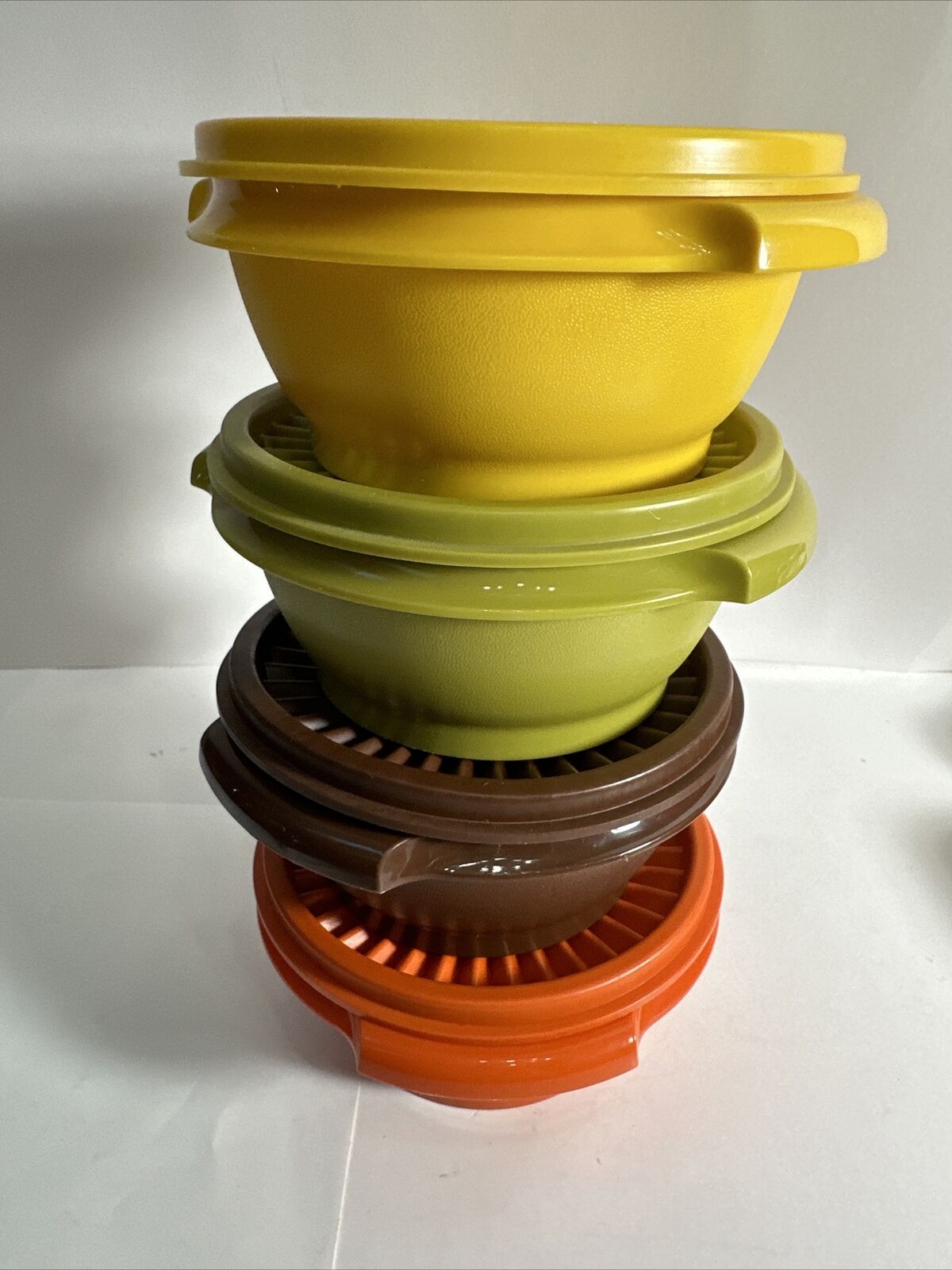 Vintage Tupperware Servalier Bowls Lids #1323 Harvest set of 4 Great Condition
