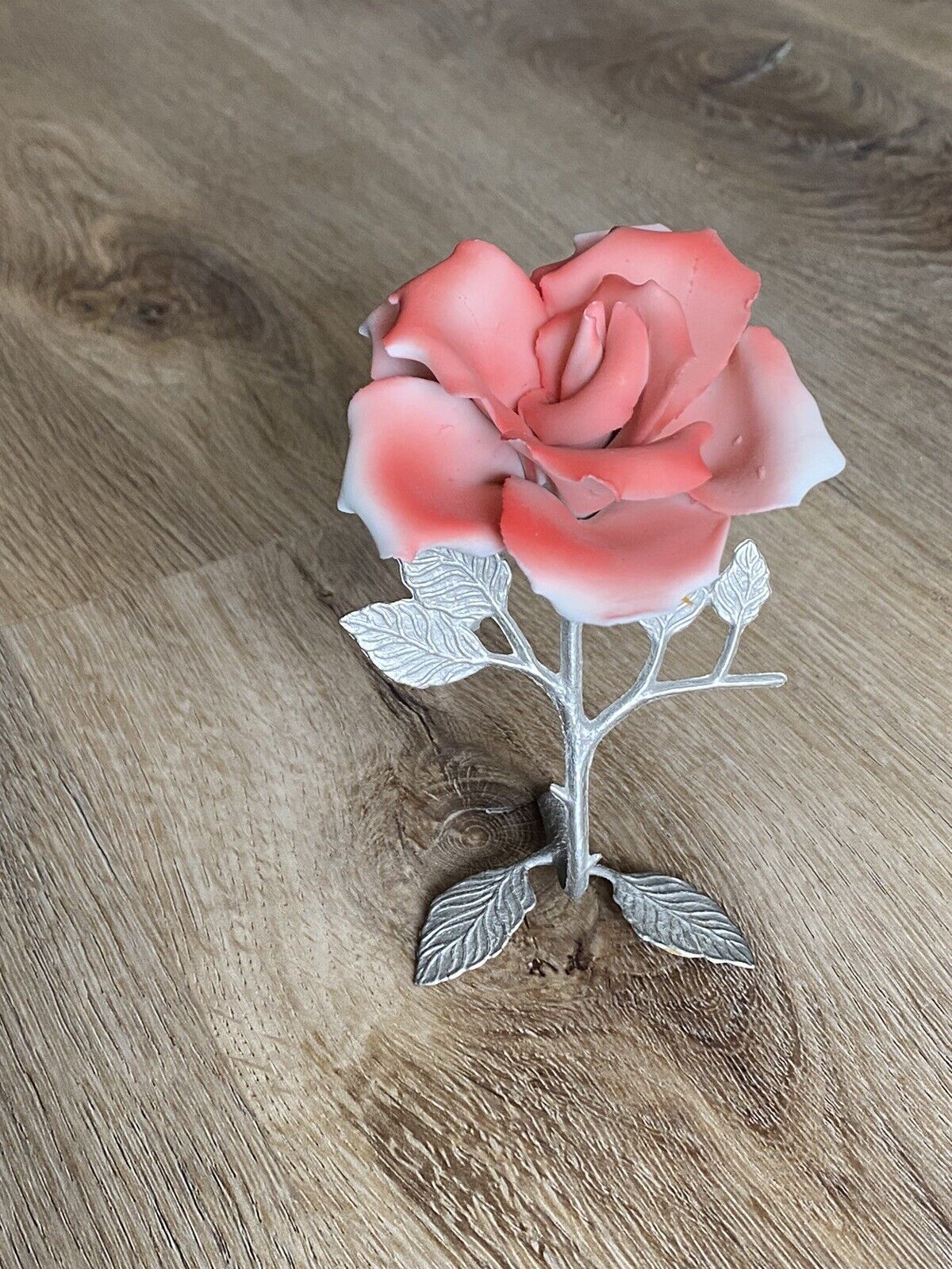 CAPODIMONTE Pink cabbage Rose On silver metal stand.  Made in Italy