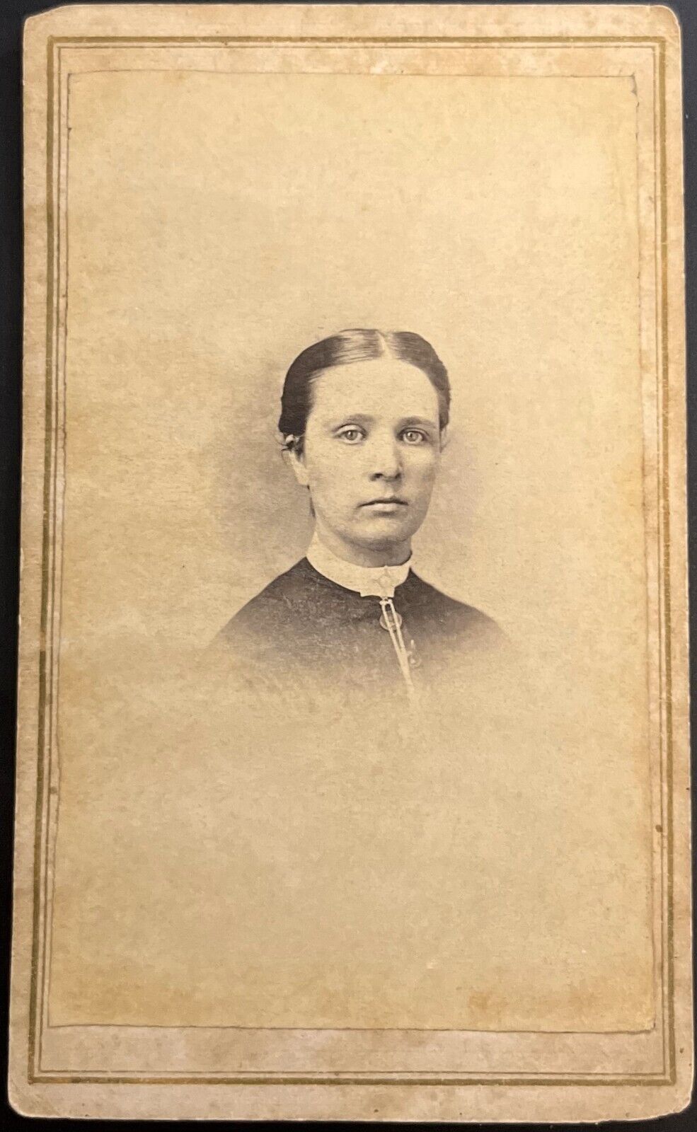 1862-1863 CDV PHOTO CIVIL WAR ERA YOUNG WOMAN; TW Cridland Photograph, Dayton OH