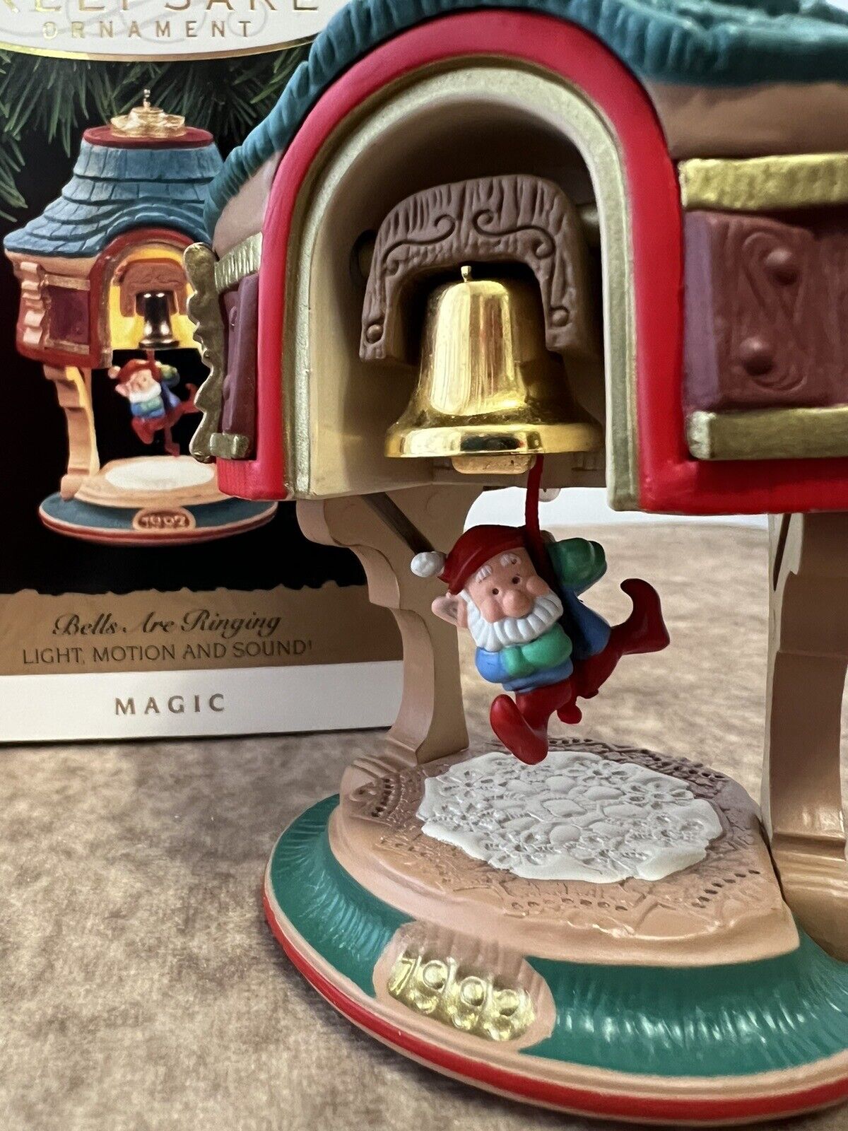 Hallmark Keepsake Magic Light & Sound Ornament Bells Are Ringing vintage, 1993