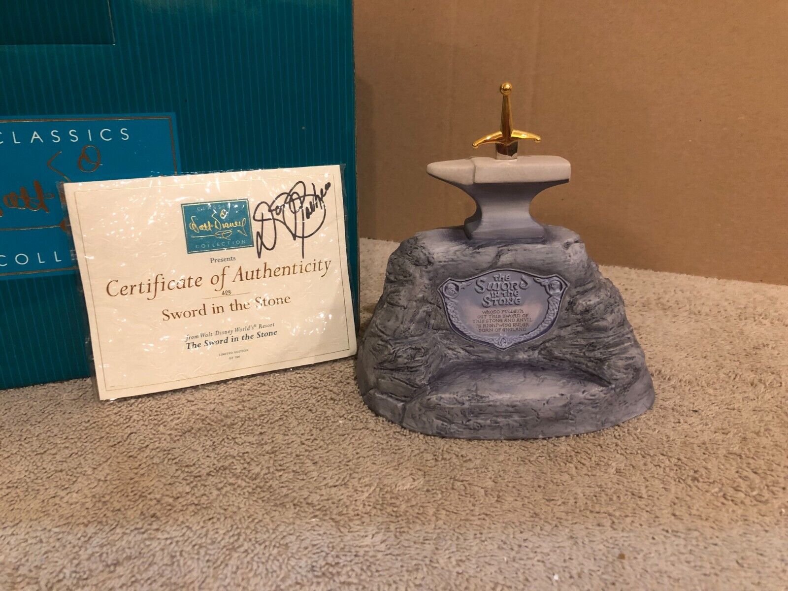 WDCC Fantasyland The Sword in the Stone Signed + Box & COA