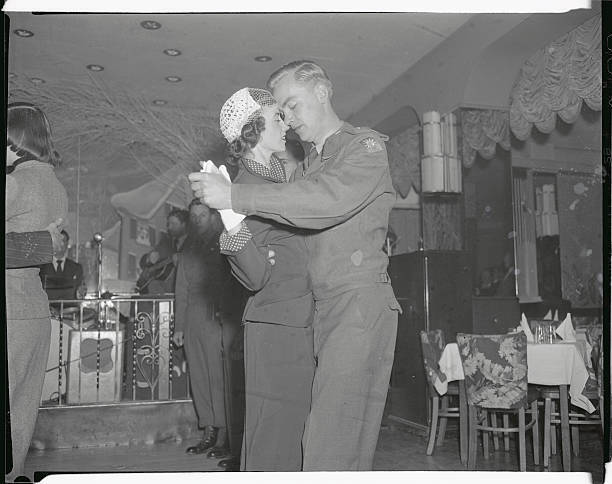 Newlyweds Mr And Mrs Brockway Dancing Close 1951 OLD PHOTO
