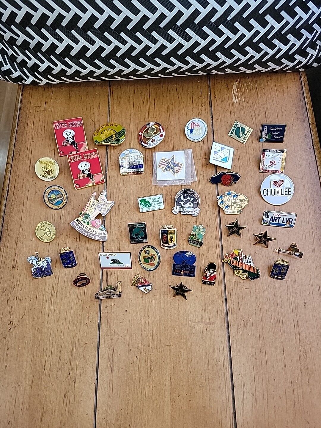39 VINTAGE TO MODERN Lot Of 39 Hat Pins Lapel Pins Mixed Group