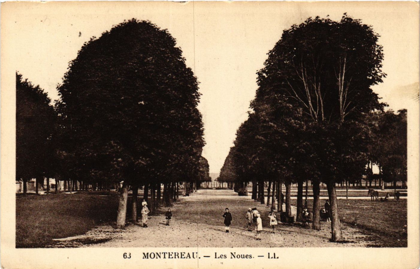 CPA MONTEREAU - Les Noues (436862)