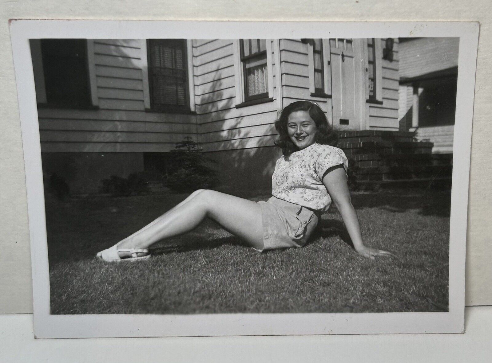 Curvy Sexy Pretty Young Women Leggy 1940s Vintage Photograph Estate Find 3”x 2.5