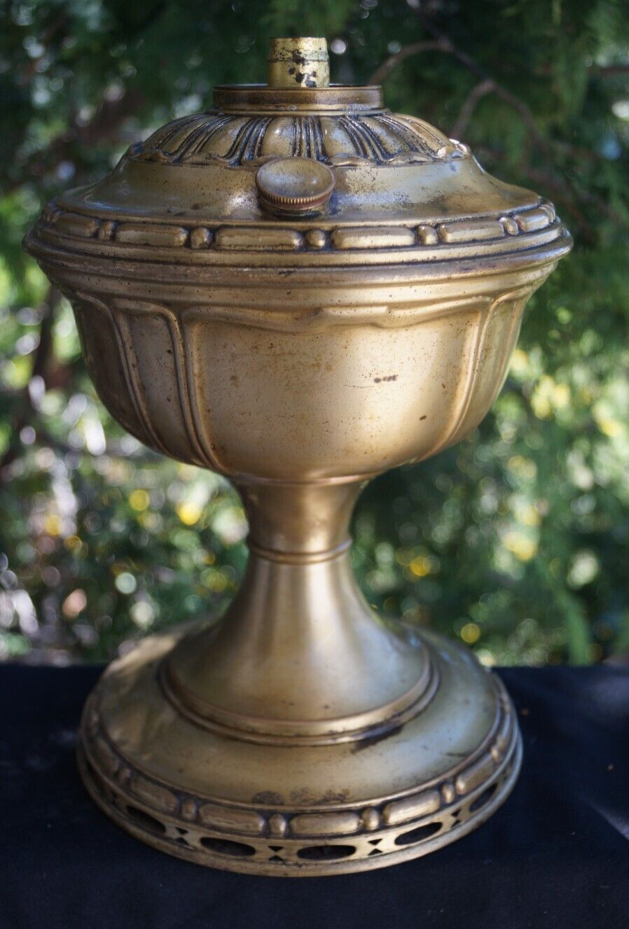 Antique Aladdin 1917 - 19 Satin Brass Model 7 Oil Lamp