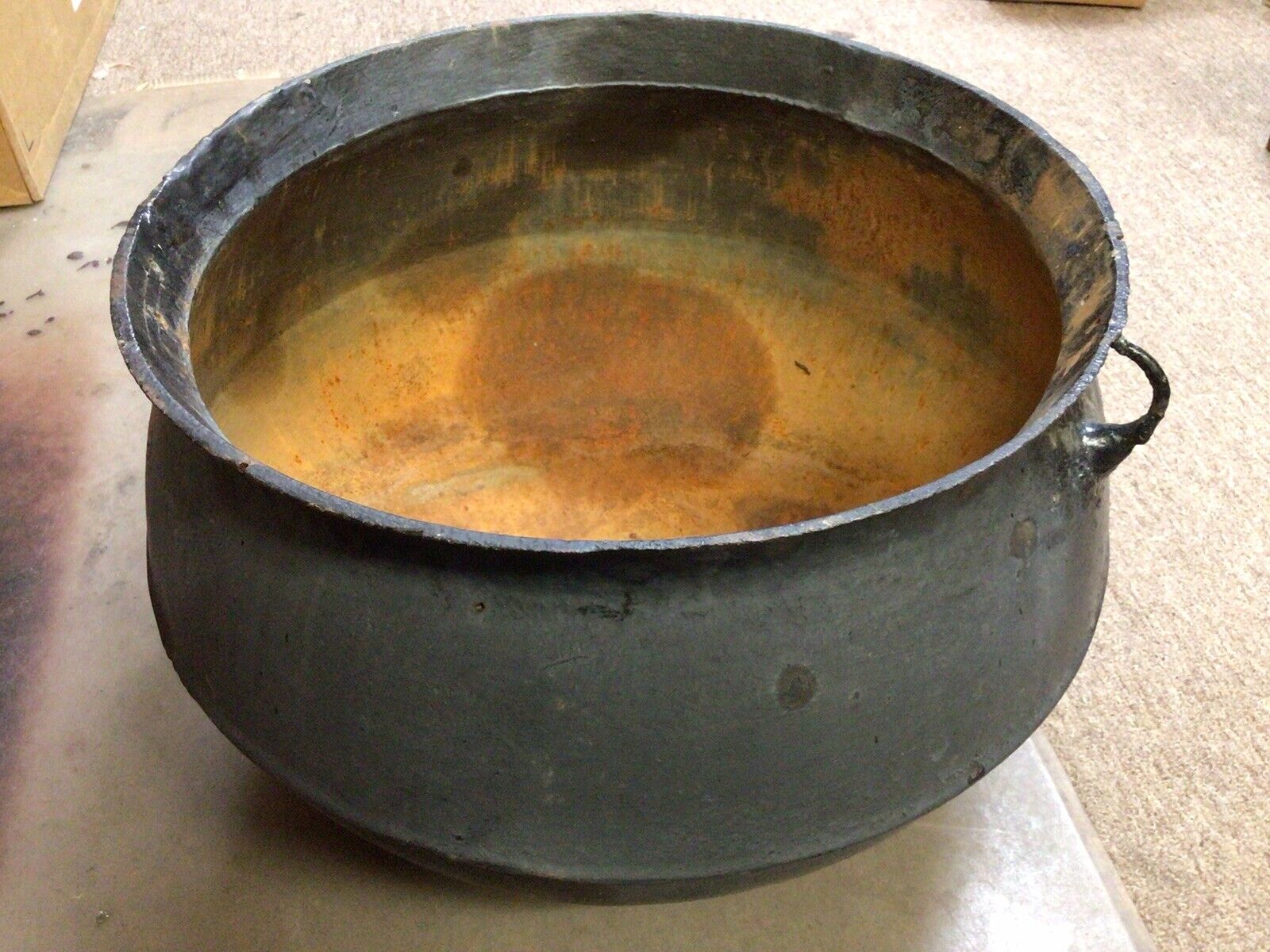 Cauldron   Old  Cast Iron   Planter Pot