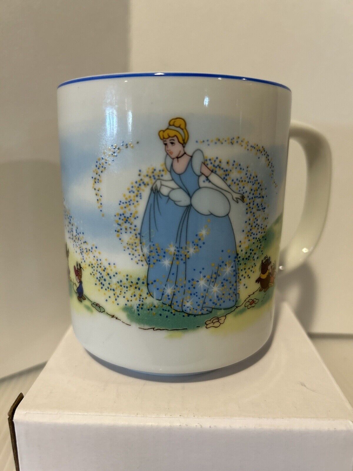 Cinderella Vintage Coffee Mug Walt Disney World/Disneyland made in Japan 