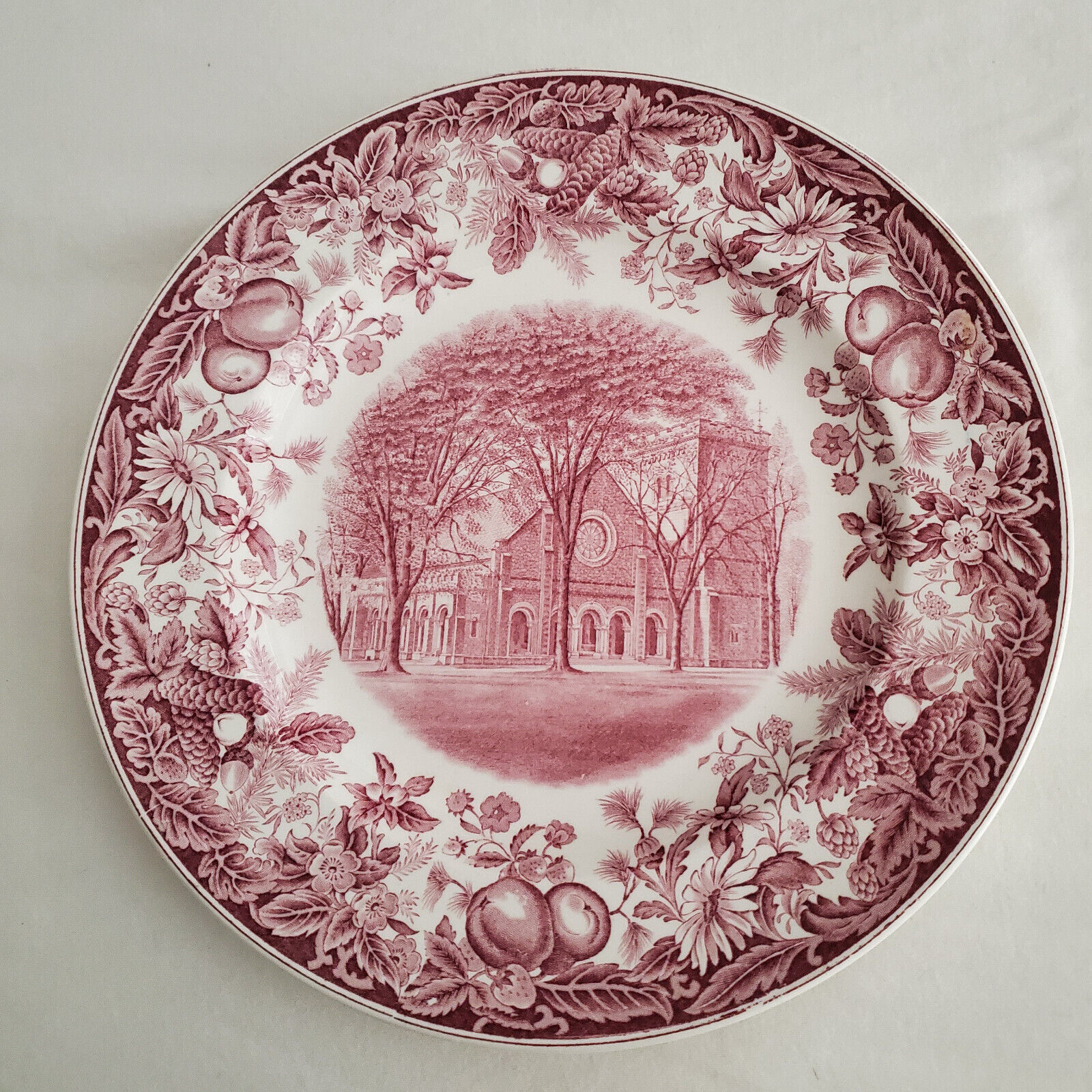 Vassar College Rare Wedgwood Commemorative Plate - The Chapel - Excellent Cond