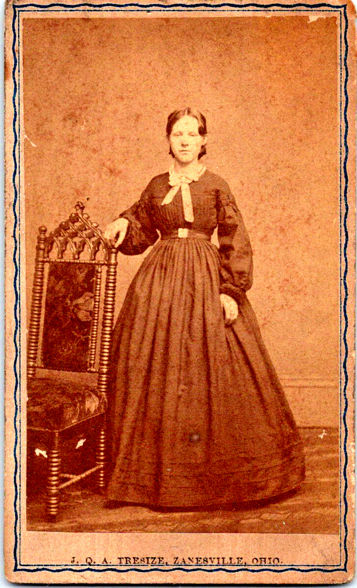 Antique Circa 1860s CDV Photograph Zanesville, Ohio Woman by  S.P. Tresize