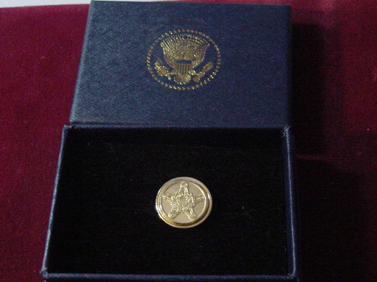 Presidential secret service lapel pin 