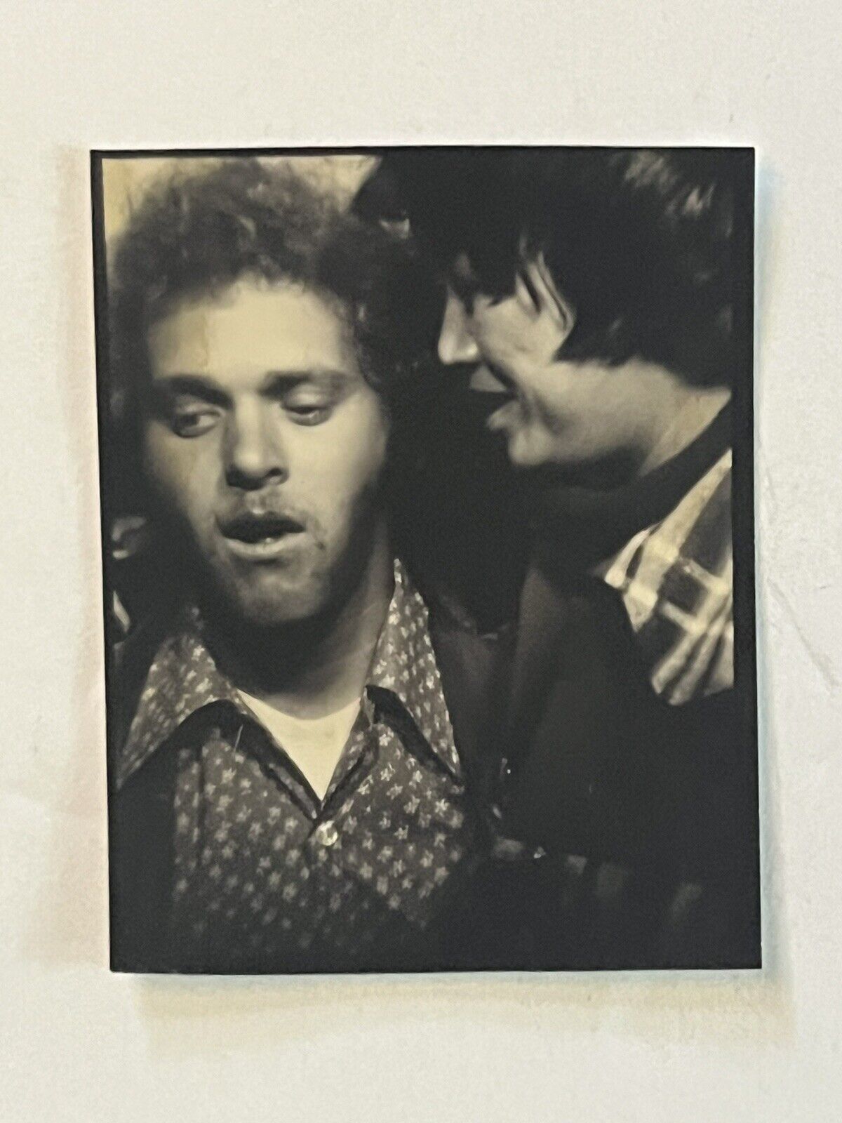 AMAZING 1970s STONED/WASTED DUDE/GIRL LOOKING OVER in PHOTOBOOTH DAZED &CONFUSED