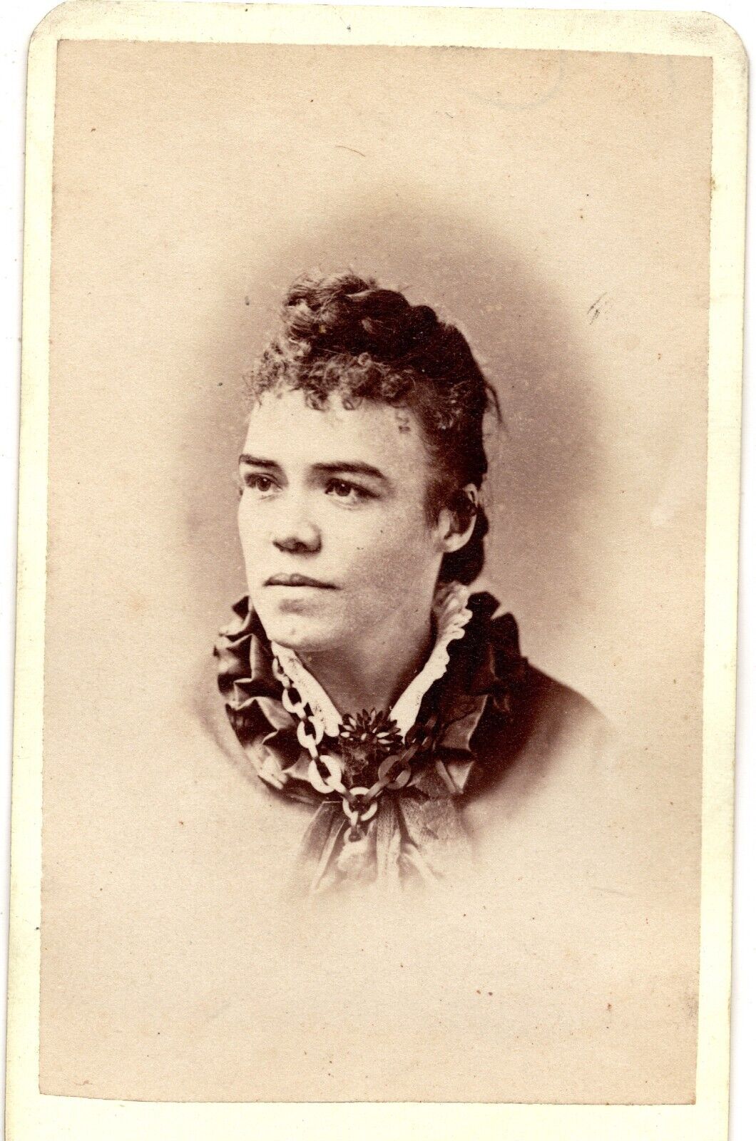 ANTIQUE CDV CIRCA 1880s JAS. W. TURNER GORGEOUS YOUNG LADY BOSTON MASSACHUSETTS