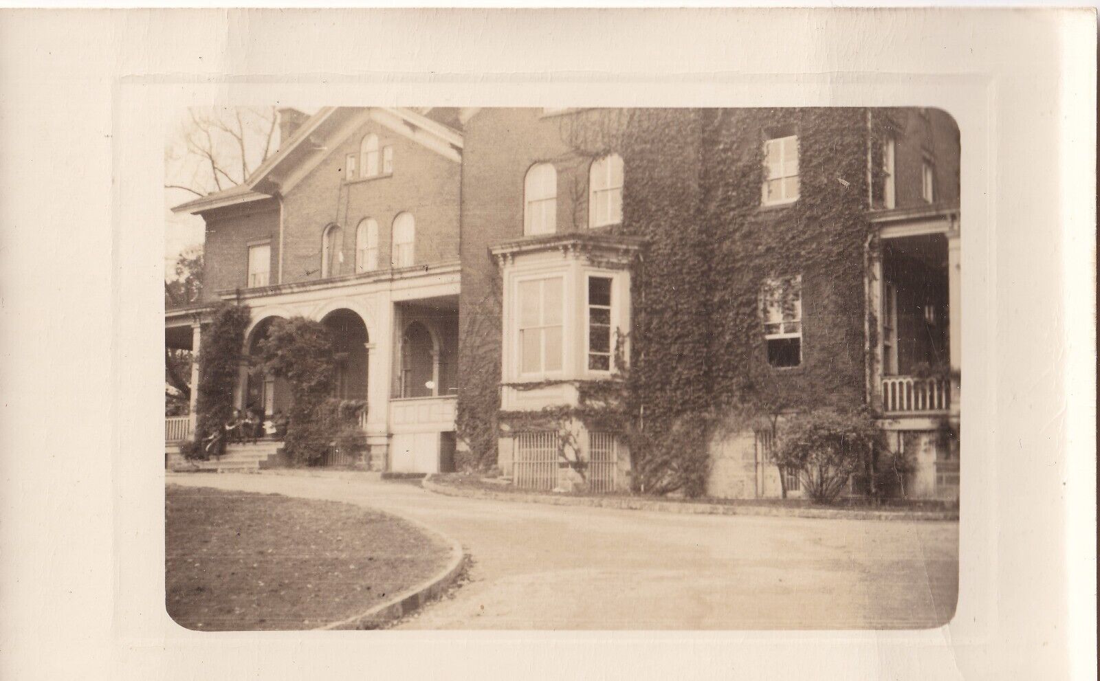 Vintage Found B&W Photograph Old Home covered in Ivy Chicago Illinois 1941