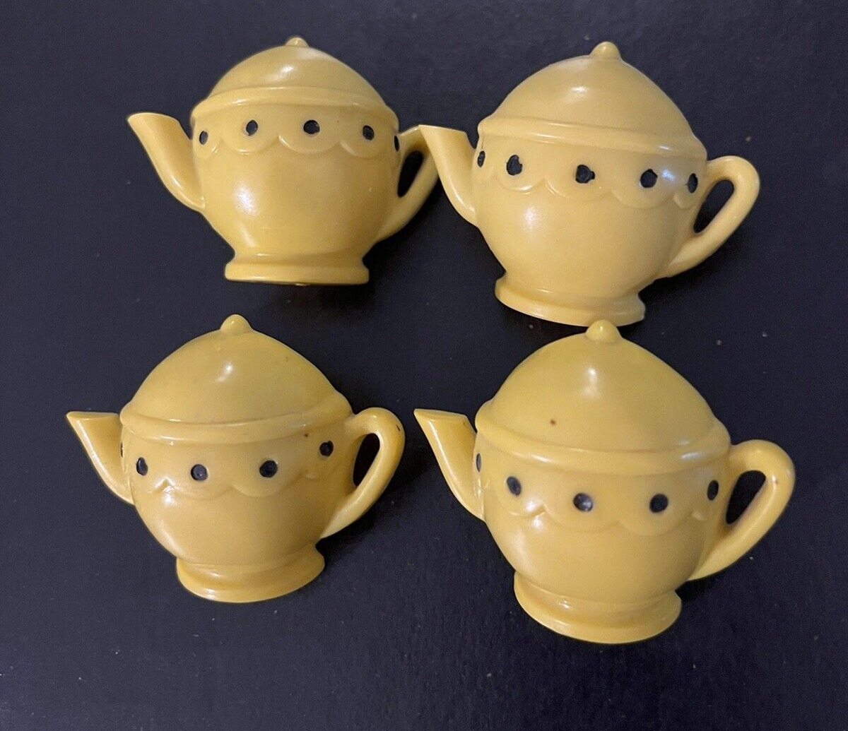 4 Vintage Plastic Yellow Teapots Curtain Tie Backs Push Pins, 1940s, 50s