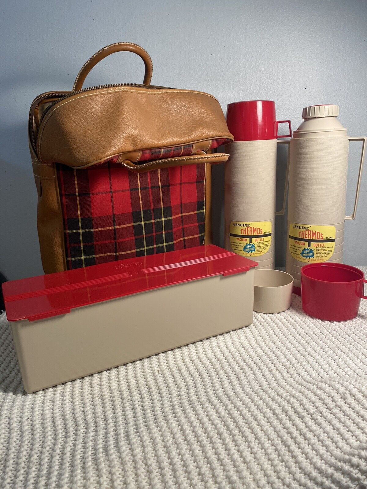 Vintage Thermos Picnic Set With Plaid Carry Case 2  Thermos w/ Lunch Box