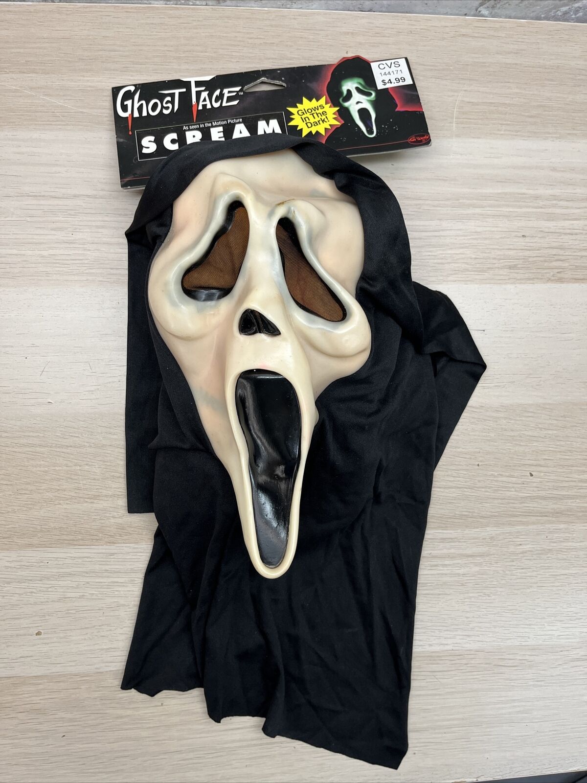 RARE 1997 SCREAM Ghost Face Mask Glow In The Dark Easter Unlimited #9206