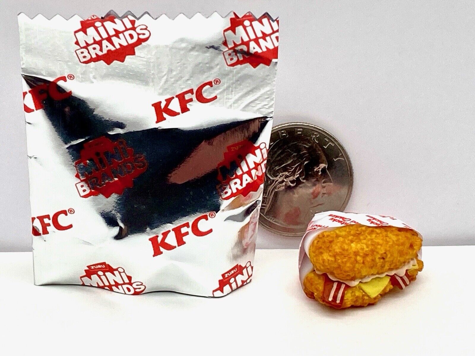 KFC SEALED DOUBLE DOWN SCENTED ICONIC SANDWICH Zuru 5 Surprise Mini Brands