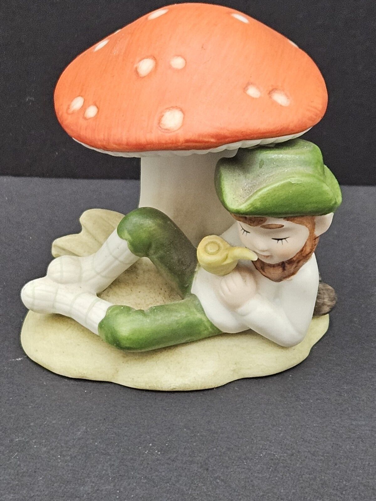 lefton Handpainted leprechaun Under  Mushrooms With Pipe  03564 Looks Signed Vtg