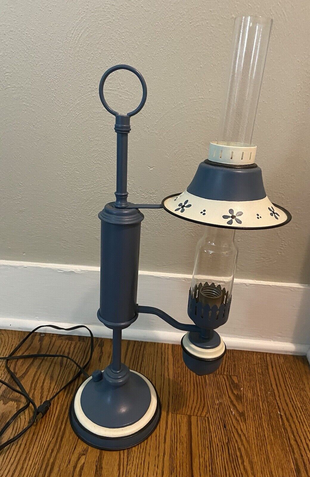 Leviton Tole Vintage Desk Lamp