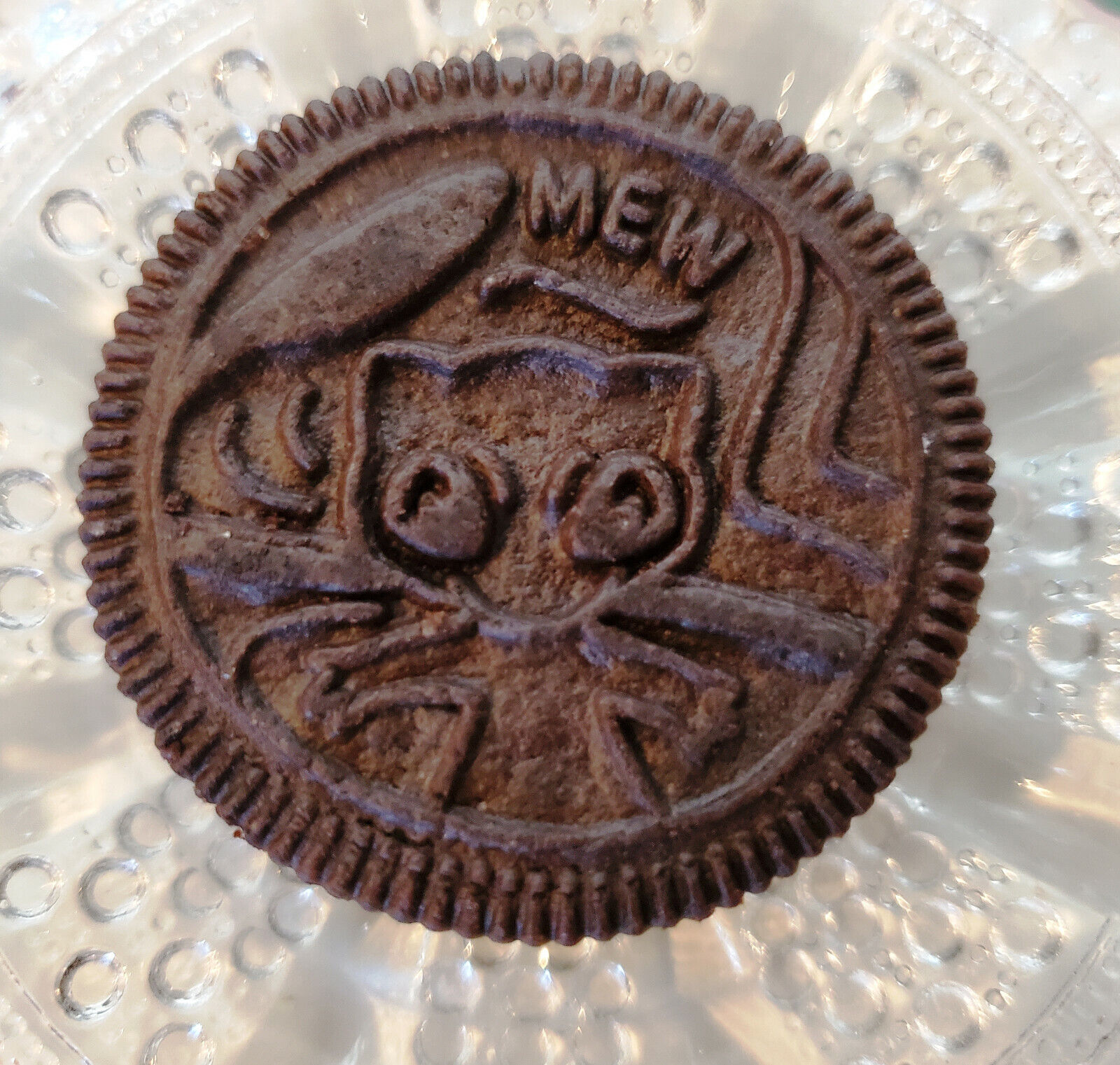 MEW Oreo POKEMON Mint Perfect Collectible, Limited Edition, +Bonus Rare Cookie