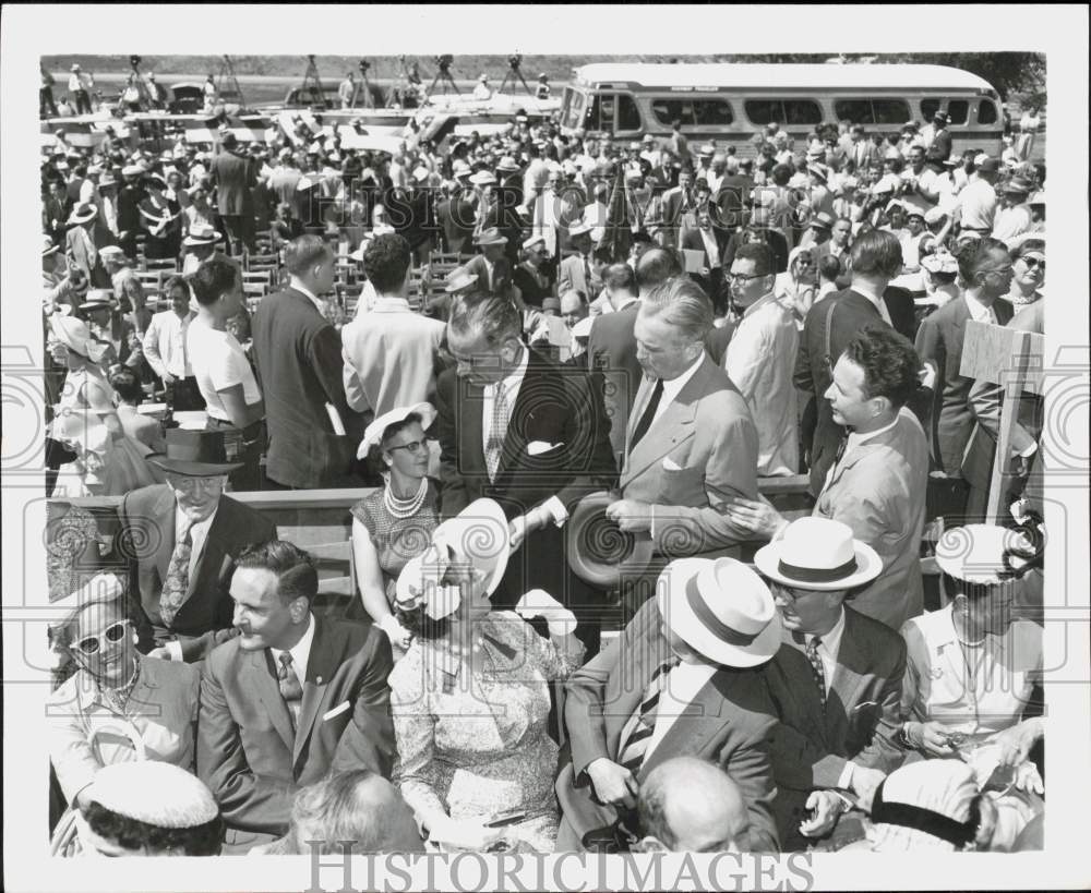 1957 Press Photo Crowd attends event - lra78490