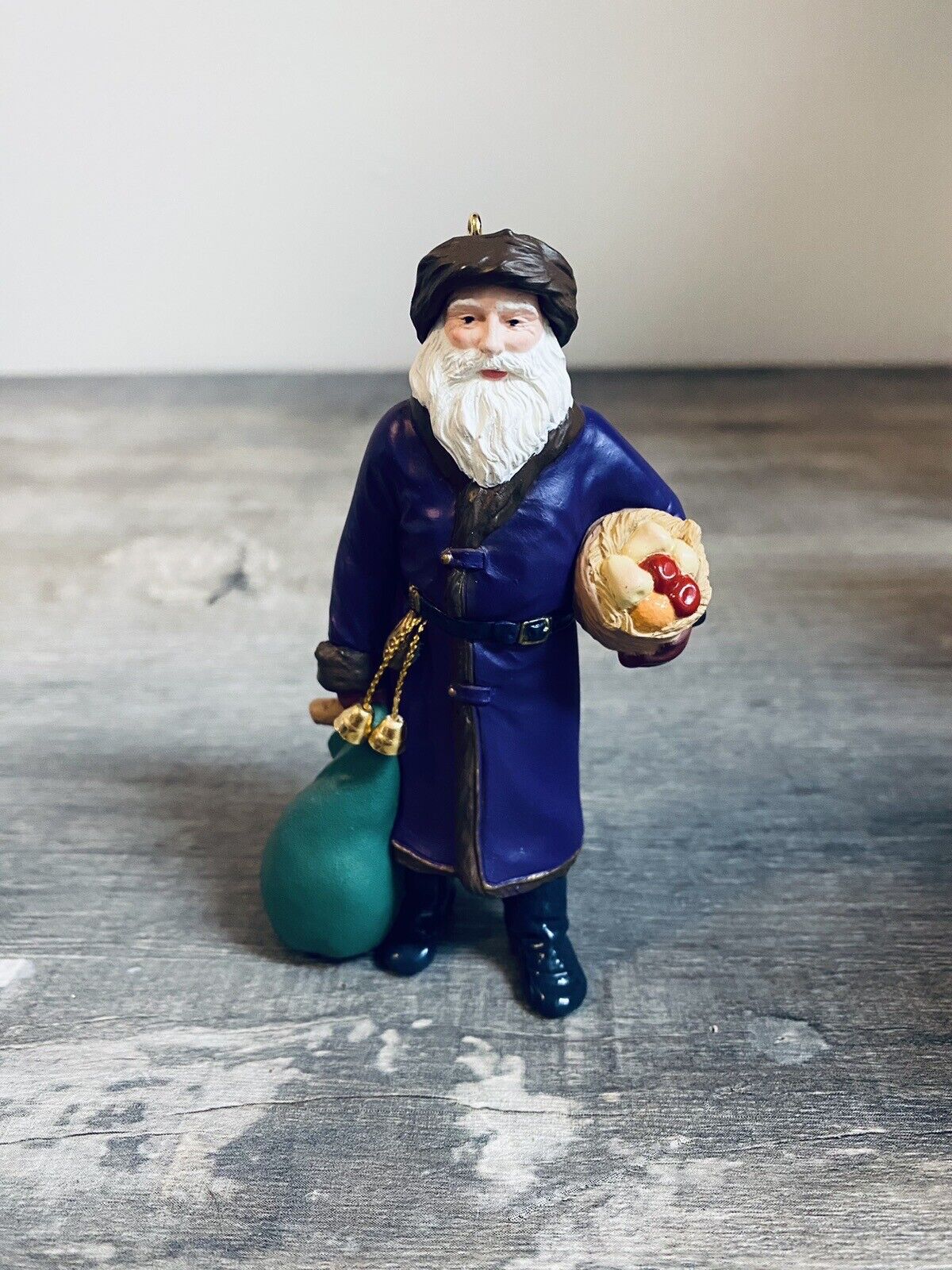 1995 Merry Olde Santa Hallmark Christmas ornament Keepsake Collector Series