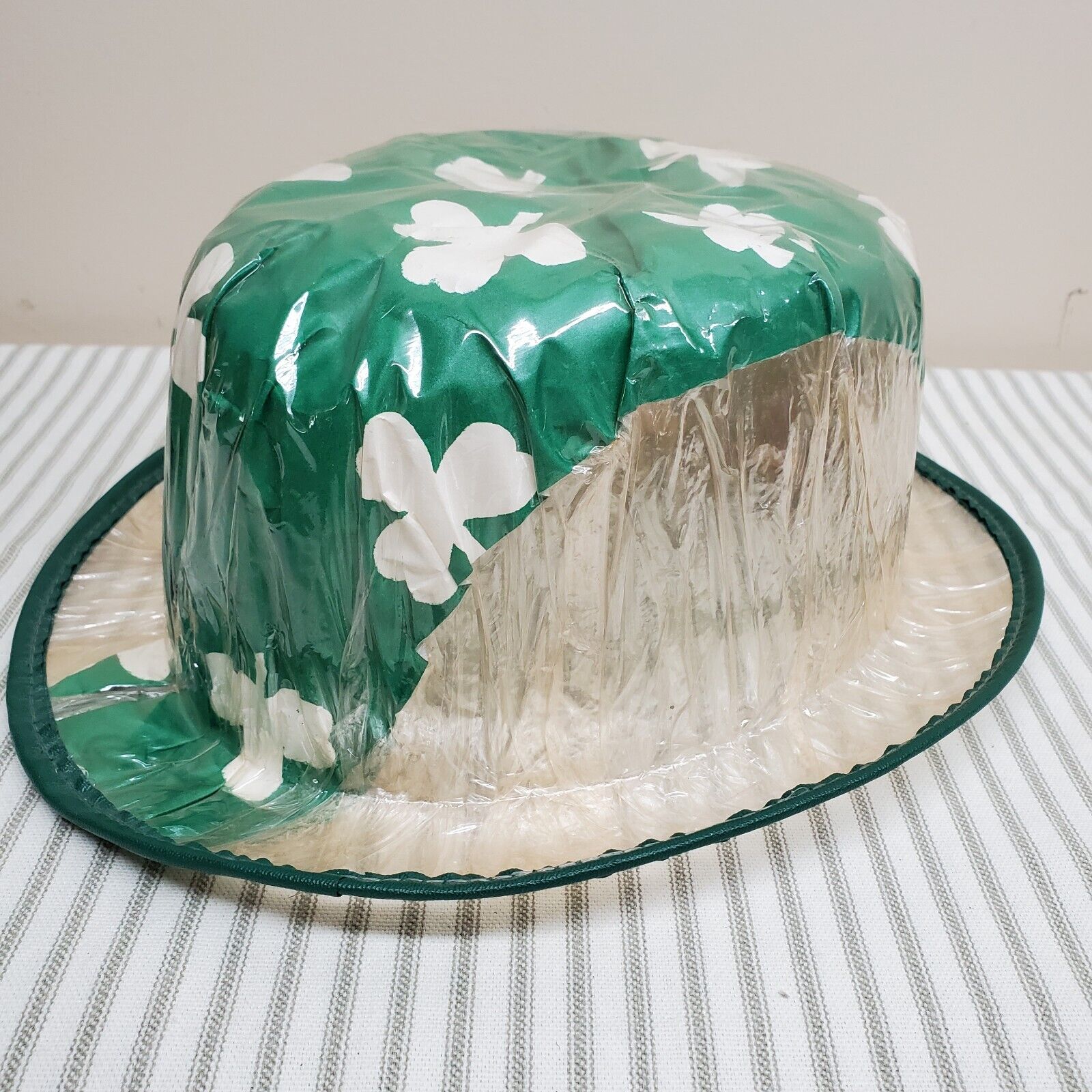 ADORABLE Vintage St Patrick’s Day Irish Clover Shamrock Green, White Party Hat